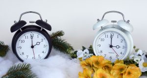SPAVALI STE SAT DUŽE! U Srbiji zvanično počelo zimsko računanje vremena: Da li ste pomerili kazaljke sata? Letnje računanje vremena