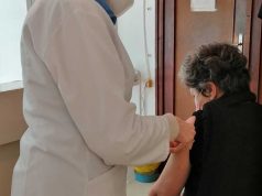 POČELA VAKCINACIJA PROTIV GRIPA U SRBIJI: Stiglo 300.000 doza domaće vakcine, evo kome se posebno preporučuje! Vakcinacija, Vakcinacija protiv gripa Torlak vakcina lekar