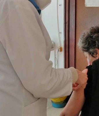 POČELA VAKCINACIJA PROTIV GRIPA U SRBIJI: Stiglo 300.000 doza domaće vakcine, evo kome se posebno preporučuje! Vakcinacija, Vakcinacija protiv gripa Torlak vakcina lekar