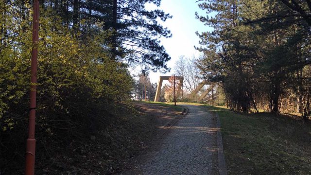 Park šuma Kraljevica - Spomenik Vešala