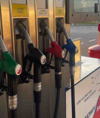 NOVE CENE GORIVA NA PUMPAMA: Poznato koliko ćemo plaćati dizel i benzin u narednih sedam dana! Pumpa i cene goriva- dizel i benzin, NIS, MOL