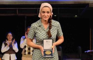 Poznati svi dobitnici nagrada na 35. „Danima Zorana Radmilovića“: Nikolini Friganović Zoranov brk i titula najbolje glumice! Dodela nagrada na 35. festivalu Dani Zorana Radmilovića u Zaječaru